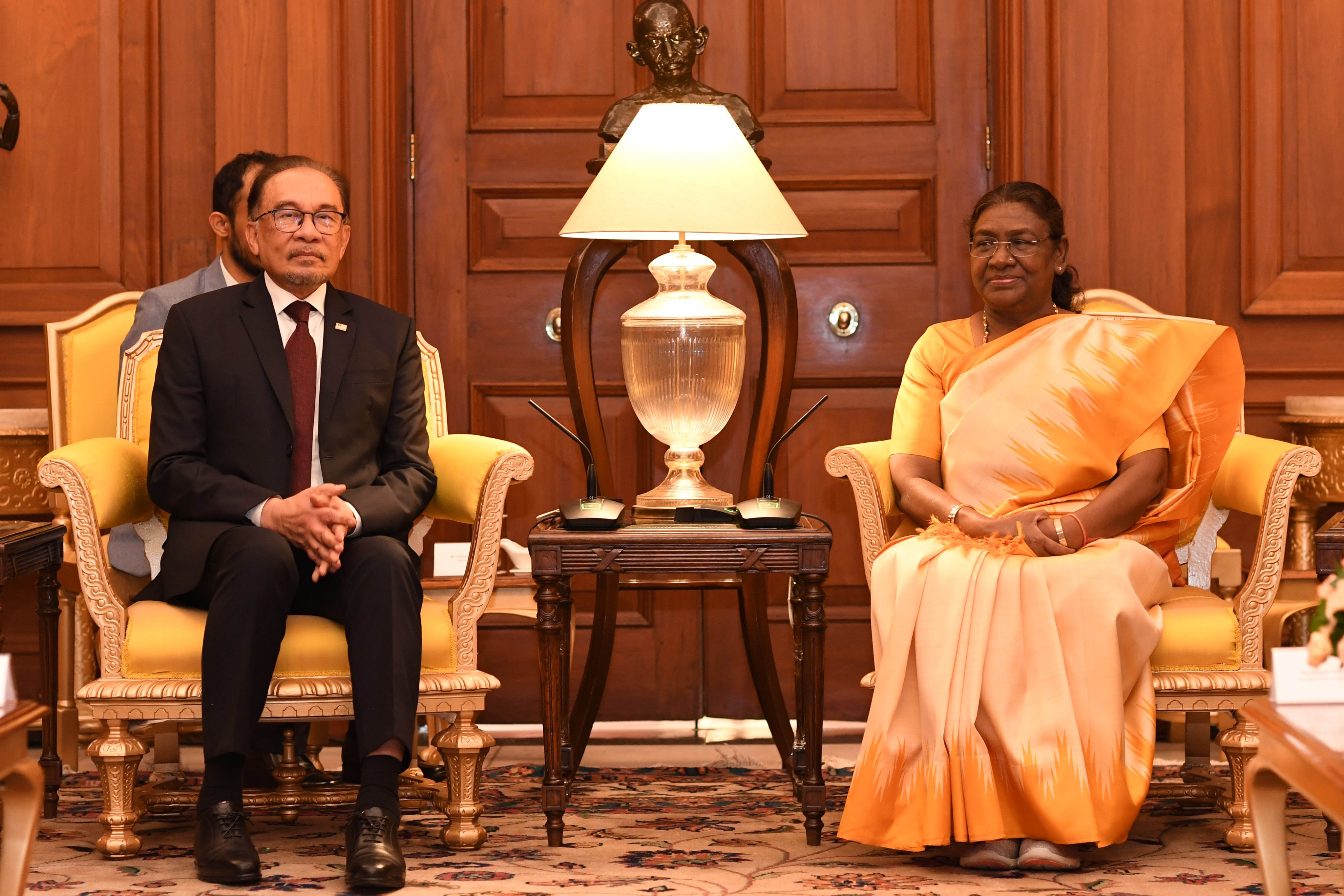 H.E. Dato' Seri Anwar Ibrahim, Prime Minister of Malaysia called on President Smt. Droupadi Murmu at Rashtrapati Bhavan (President House), New Delhi on 20 August 2024.