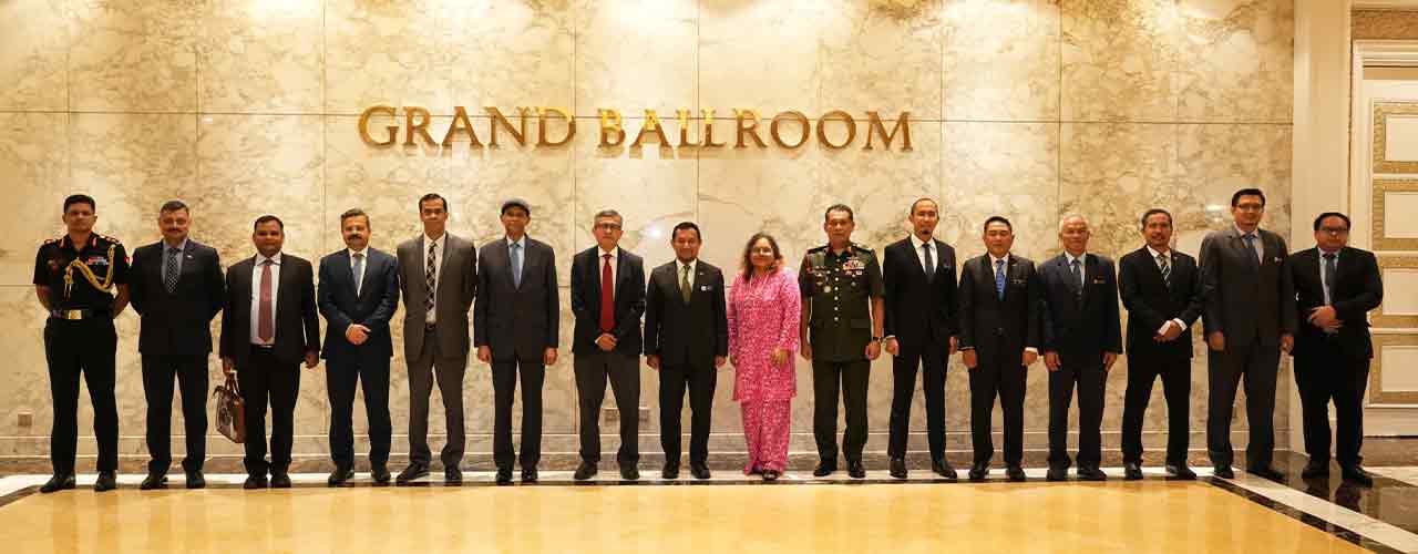 13th Malaysia-India Defence Cooperation Committee (MIDCOM) meeting co-chaired by Shri Rajesh Kumar Singh, Defence Secretary, Ministry of Defence, Government of India and Dato’ Lokman Hakim Bin Ali, Secretary General, Ministry of Defence, Government of Malaysia held in Kuala Lumpur on 19 February 2025.