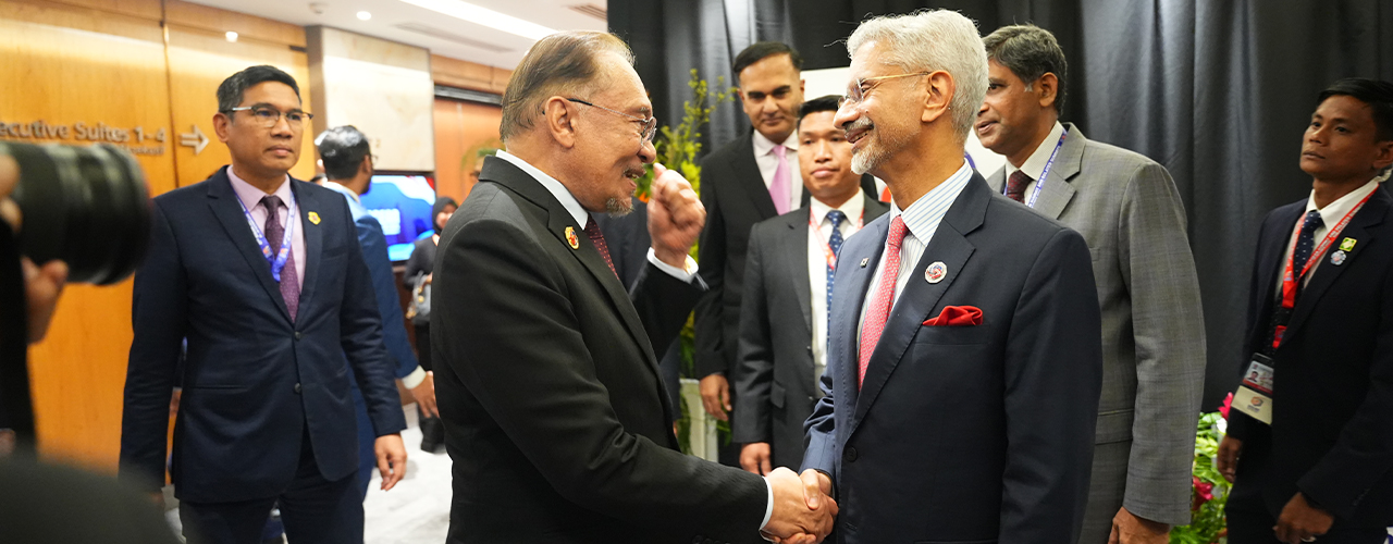EAM Dr. S. Jaishankar held a bilateral meeting with Malaysia’s Foreign Minister, Dato’ Seri Utama Haji Mohamad bin Haji Hasan, on the sidelines of the 47th ASEAN Summit. 