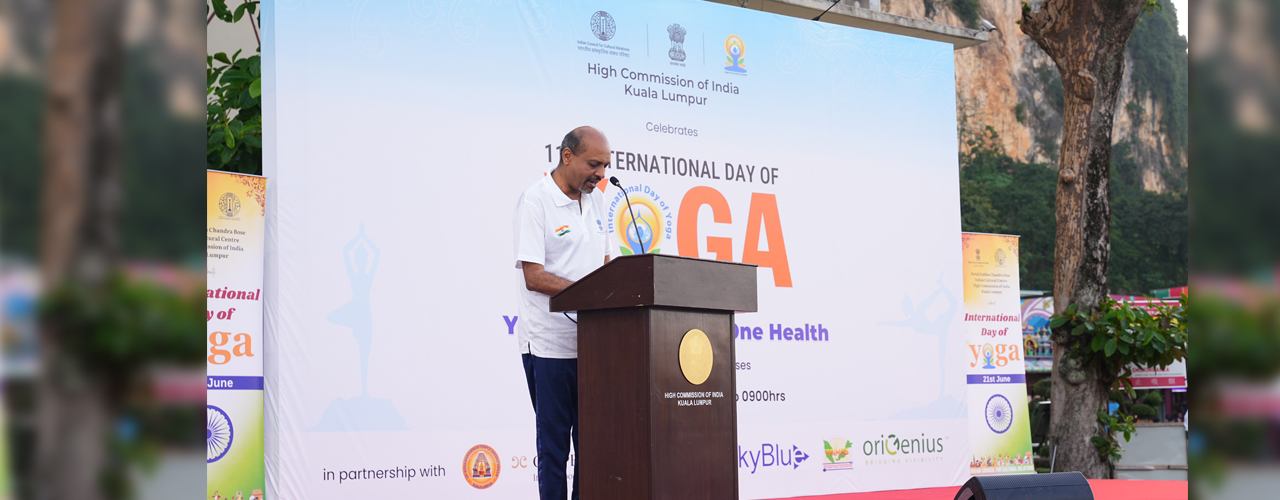 H.E. Dr. Nagulendran Kangayatkarasu, Secretary General, Ministry of Youth & Sports, graced the 11th International Day of Yoga (IDY 2025) as Chief Guest.