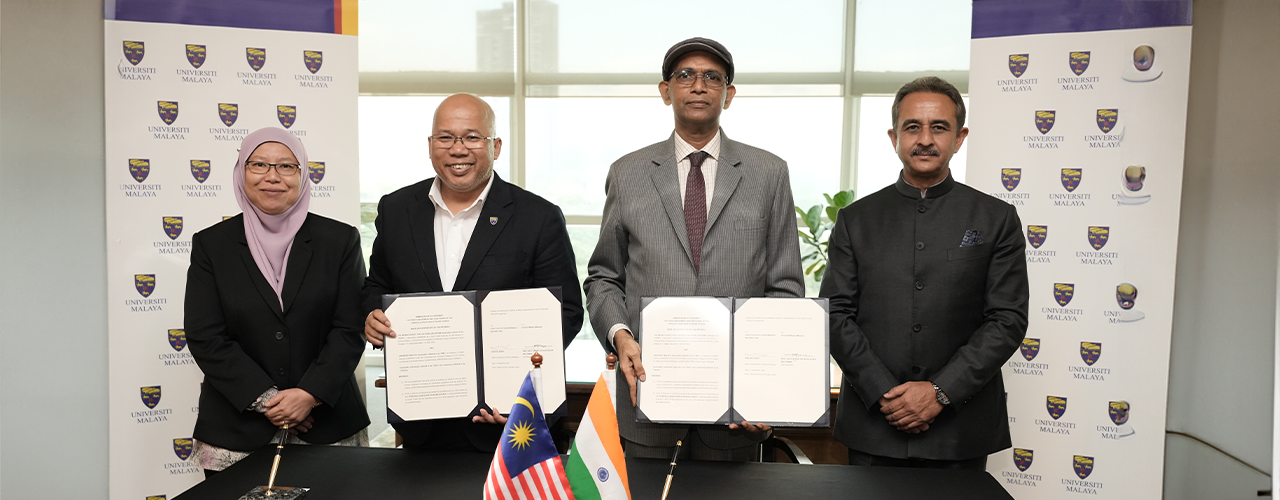 H.E. Shri Kirti Vardhan Singh, Hon'ble Minister of State for External Affairs and Minister of Environment, Forest and Climate Change witnessed the signing of MoA between Indian Council of Cultural Relation and University Malaya for set up of Tiruvalluvar Chair of Indian Studies at University Malaya